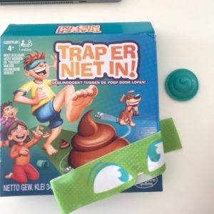Trap er niet in Hasbro gaming poepspel