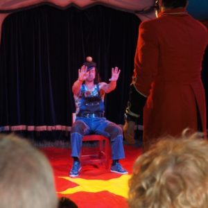 Circque moustache kim van smeerdijk