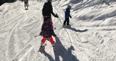 skien met jonge kinderen