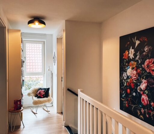 HIP ORGNL® Vaas met bloemen kussen en wanddecoratie