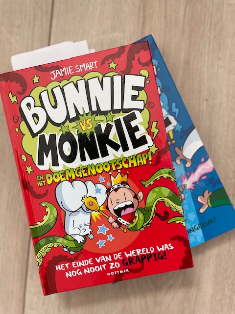 bunnie vs monkie